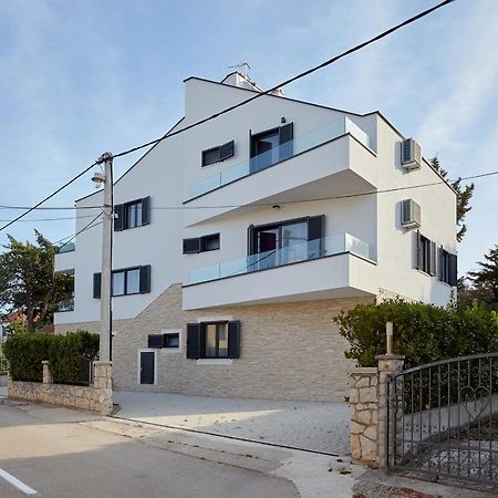 Apartments Nika 투라니 외부 사진