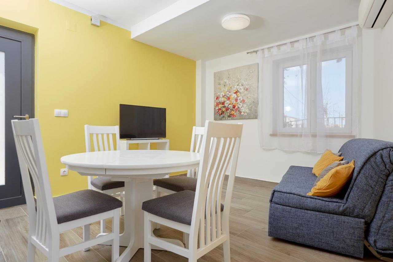 Apartments Nika 투라니 외부 사진