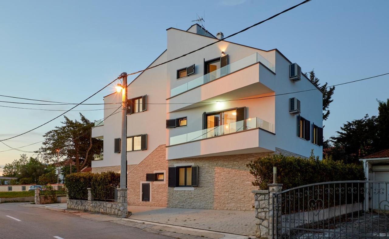 Apartments Nika 투라니 외부 사진