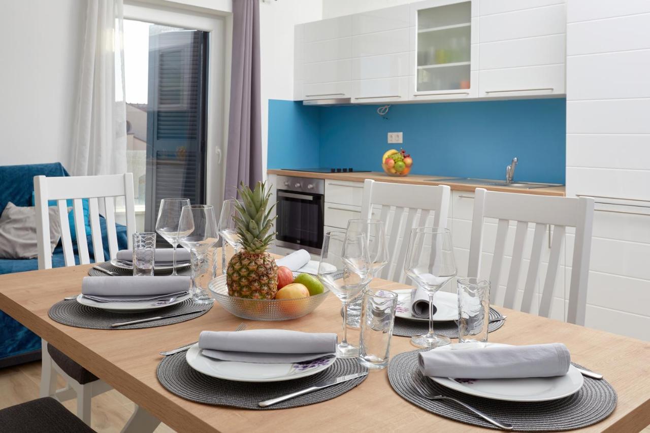 Apartments Nika 투라니 외부 사진
