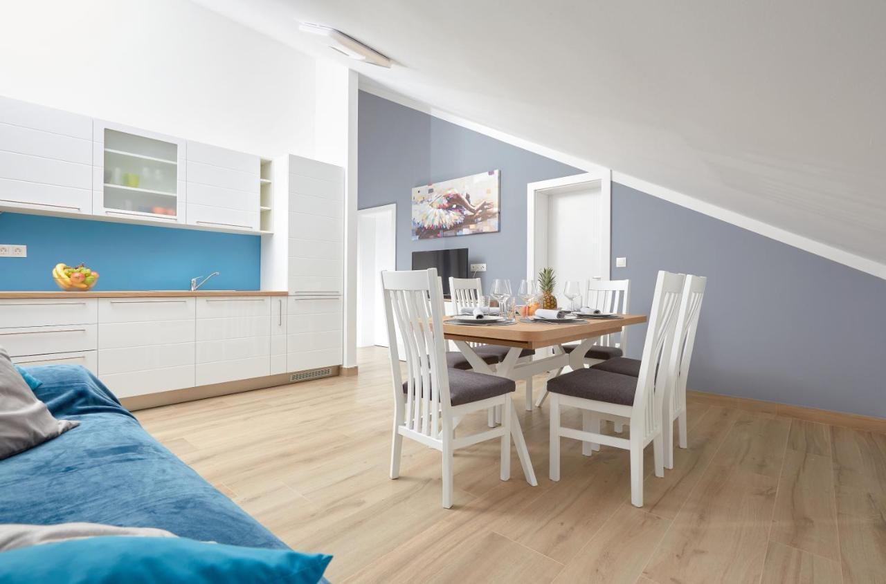 Apartments Nika 투라니 외부 사진