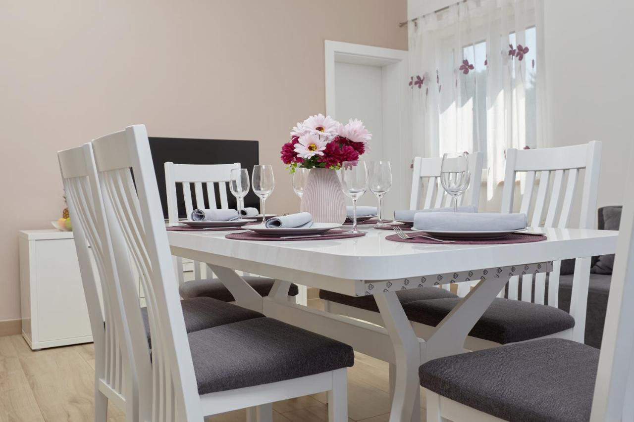 Apartments Nika 투라니 객실 사진