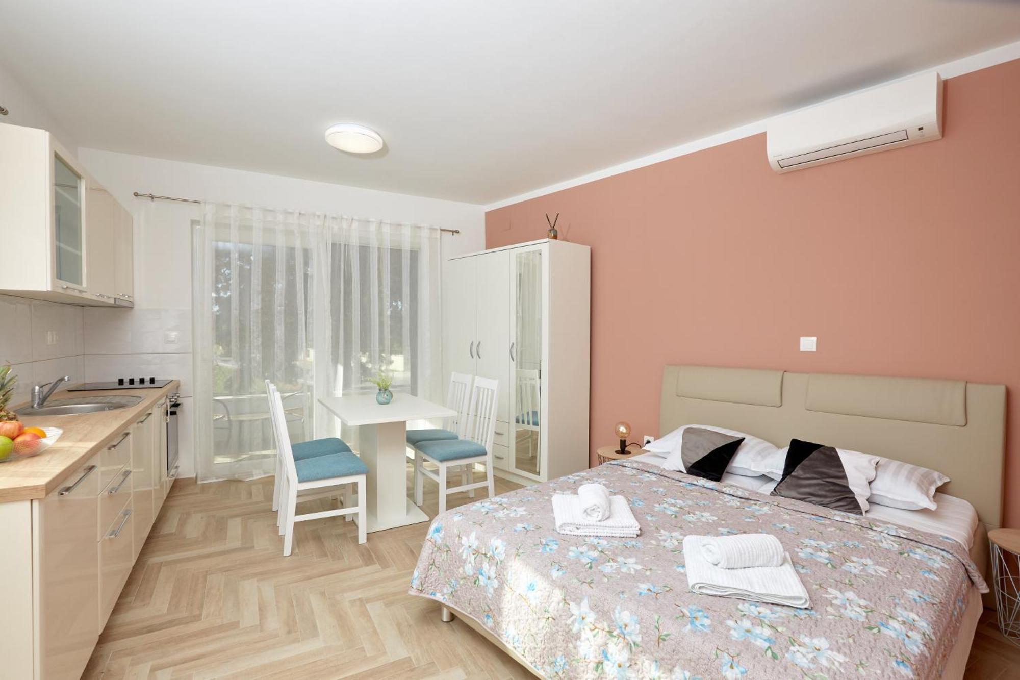 Apartments Nika 투라니 객실 사진